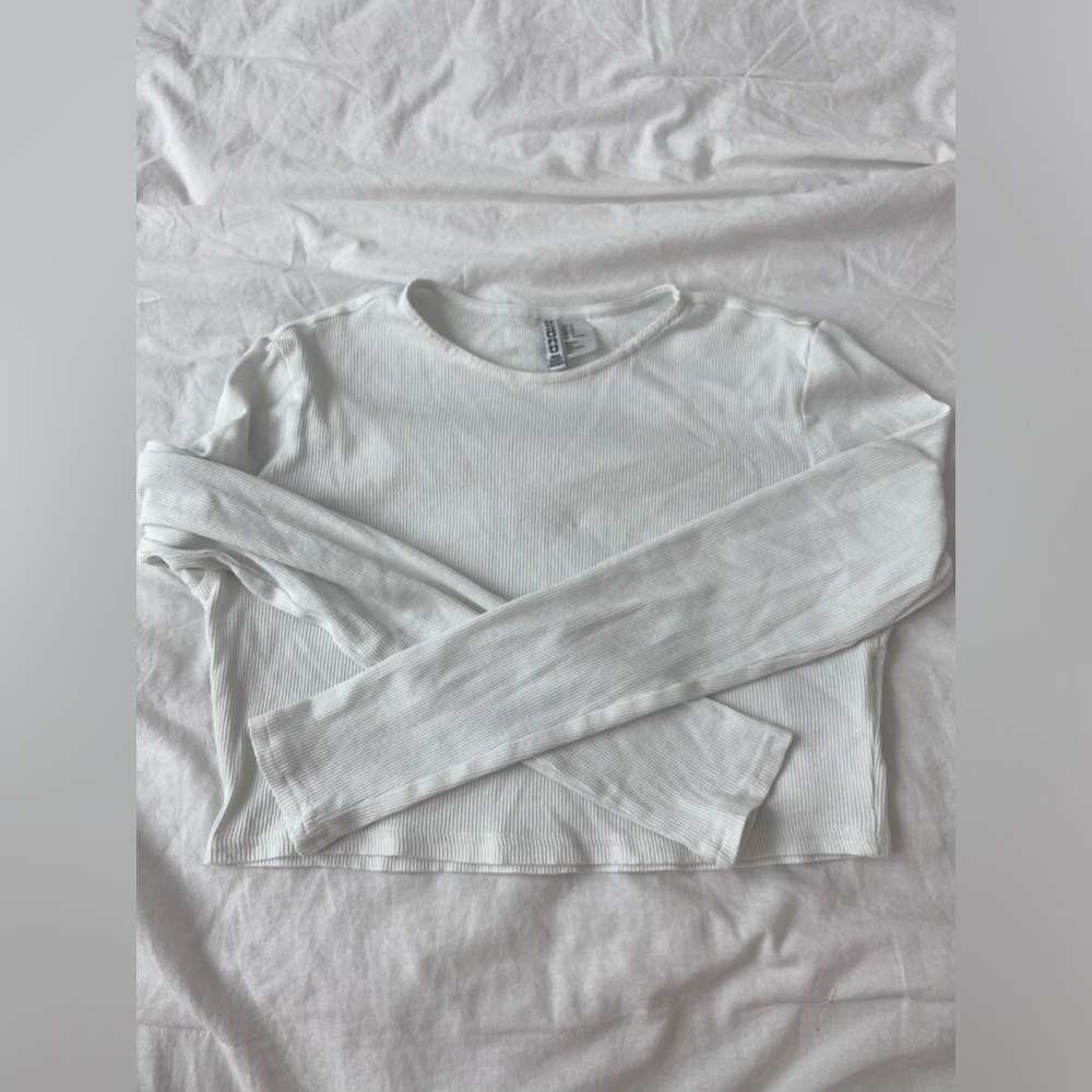 Cropped long sleeve shirt